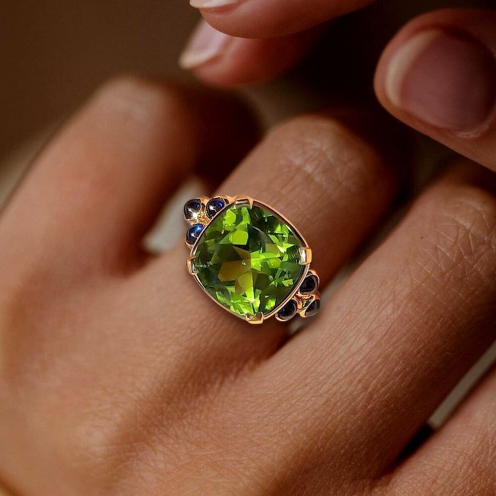 Cushion Cut Peridot Sapphire Golden Ring (Size 7) - Picture 4 of 9